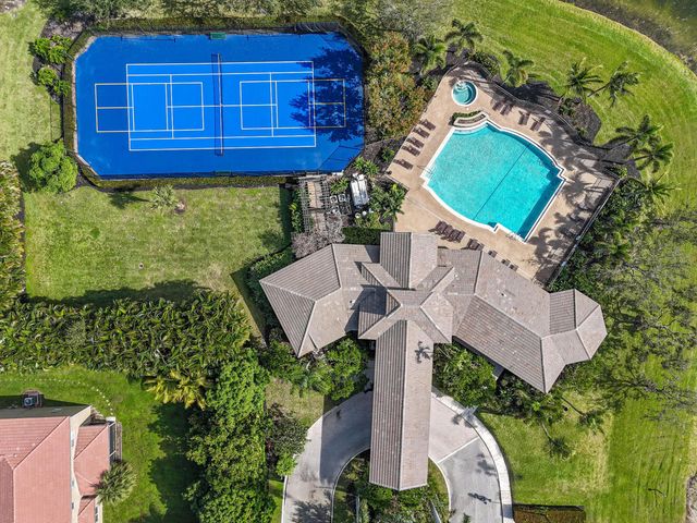 9863 Royal Cardigan Way, West Palm Beach, FL 33411