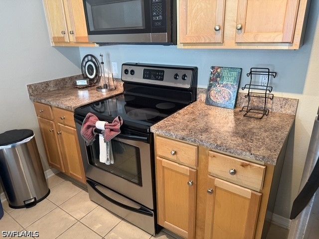 3328 N Key DR 5, North Fort Myers, FL 33903