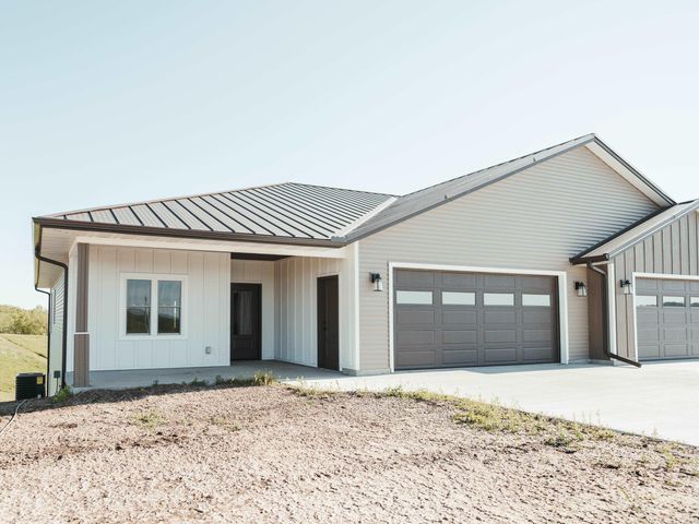 247 Franzen Ridge Road, Elkader, IA 52043