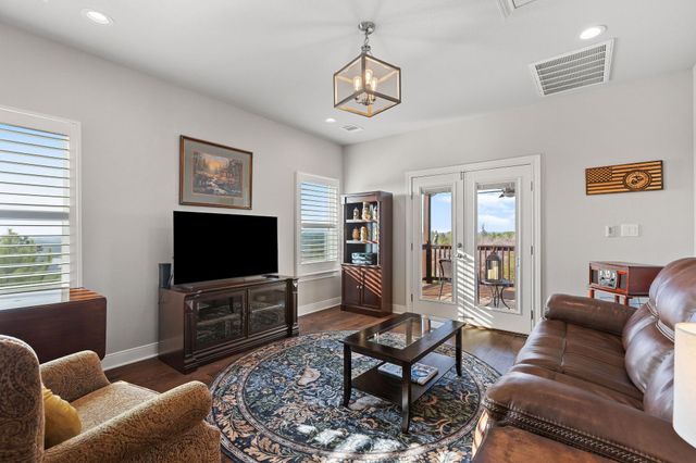 180 River Forest DR, Bastrop, TX 78602