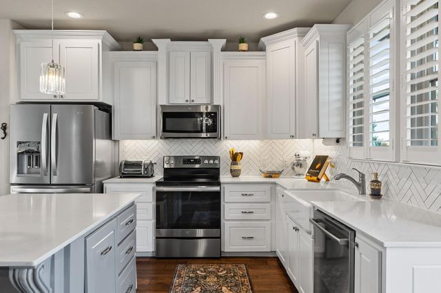 180 River Forest DR, Bastrop, TX 78602