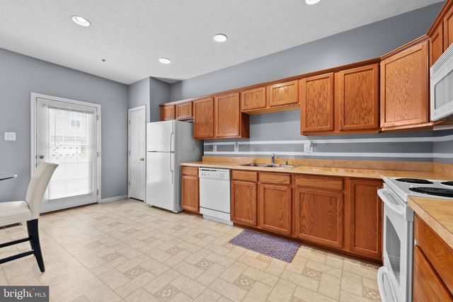874 LOWE RD, Baltimore, MD 21220