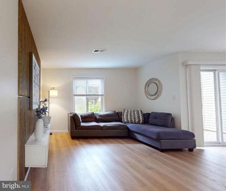 11- TWIN RIVERS DR N #M, HIGHTSTOWN, NJ 08520 — photo 3