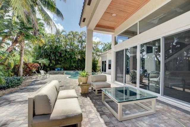 6735 Royal Orchid Circle, Delray Beach, FL 33446