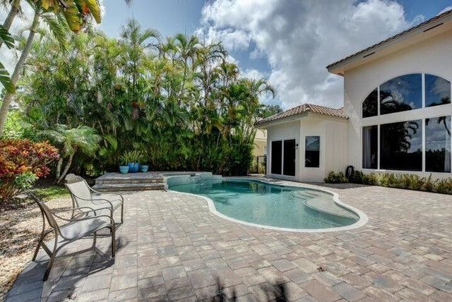 6735 Royal Orchid Circle, Delray Beach, FL 33446