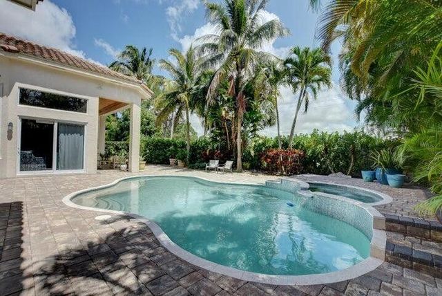 6735 Royal Orchid Circle, Delray Beach, FL 33446