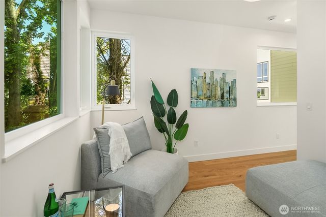 534 W Barrett Street, Seattle, WA 98119