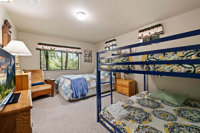 12955 Jackson Mill Drive, Groveland, CA 95321