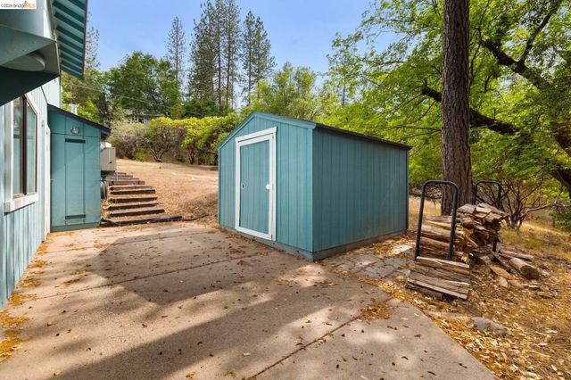 12955 Jackson Mill Drive, Groveland, CA 95321