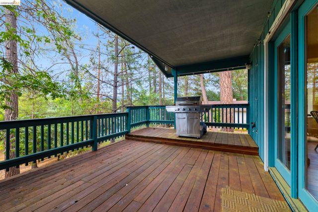 12955 Jackson Mill Drive, Groveland, CA 95321