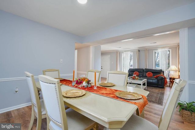 5876 PONTIAC DR, Woodbridge, VA 22193