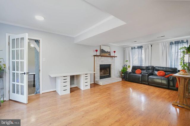 5876 PONTIAC DR, Woodbridge, VA 22193