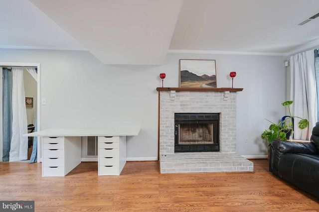 5876 PONTIAC DR, Woodbridge, VA 22193