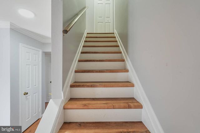 5876 PONTIAC DR, Woodbridge, VA 22193