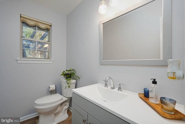 5876 PONTIAC DR, Woodbridge, VA 22193