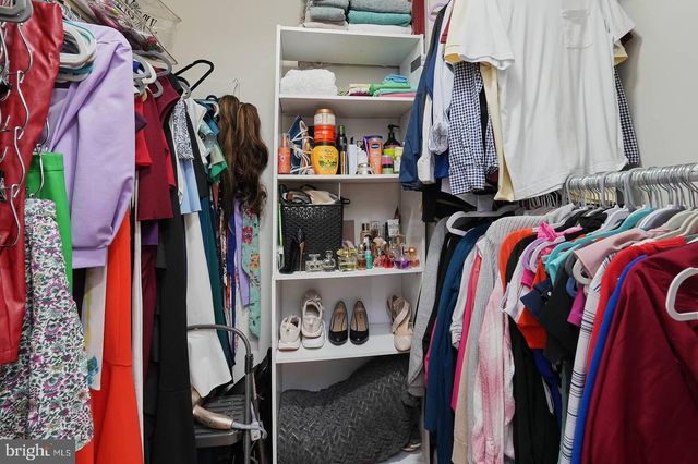 5876 PONTIAC DR, Woodbridge, VA 22193