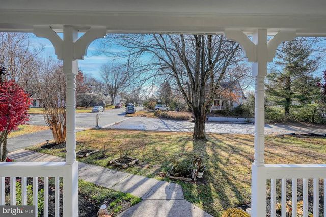 5876 PONTIAC DR, Woodbridge, VA 22193