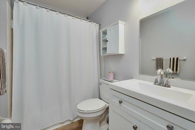 5876 PONTIAC DR, Woodbridge, VA 22193