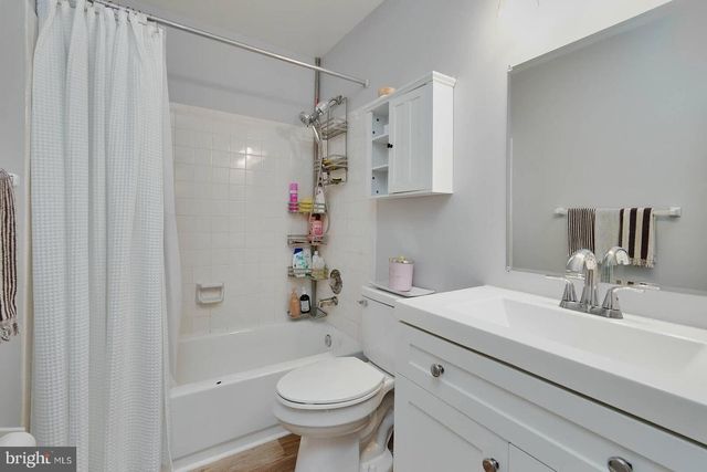 5876 PONTIAC DR, Woodbridge, VA 22193