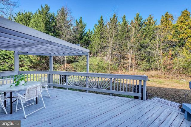 5876 PONTIAC DR, Woodbridge, VA 22193