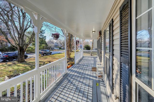 5876 PONTIAC DR, Woodbridge, VA 22193