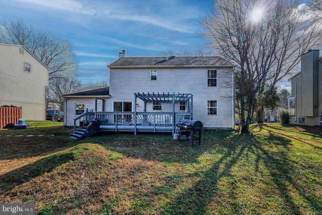 5876 PONTIAC DR, Woodbridge, VA 22193