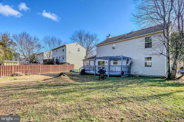 5876 PONTIAC DR, Woodbridge, VA 22193