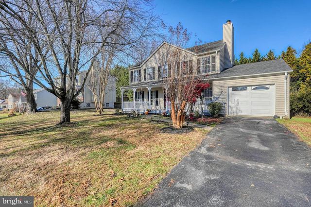 5876 PONTIAC DR, Woodbridge, VA 22193