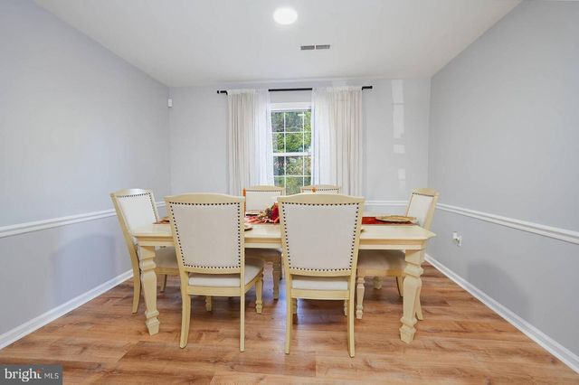 5876 PONTIAC DR, Woodbridge, VA 22193