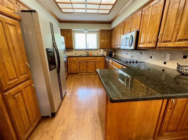 2128 N Aspenwood Drive, Grapevine, TX 76051