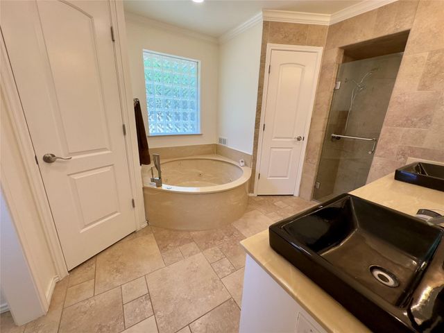 2128 N Aspenwood Drive, Grapevine, TX 76051