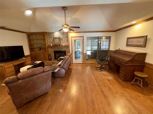 2128 N Aspenwood Drive, Grapevine, TX 76051