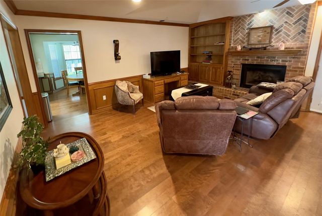 2128 N Aspenwood Drive, Grapevine, TX 76051