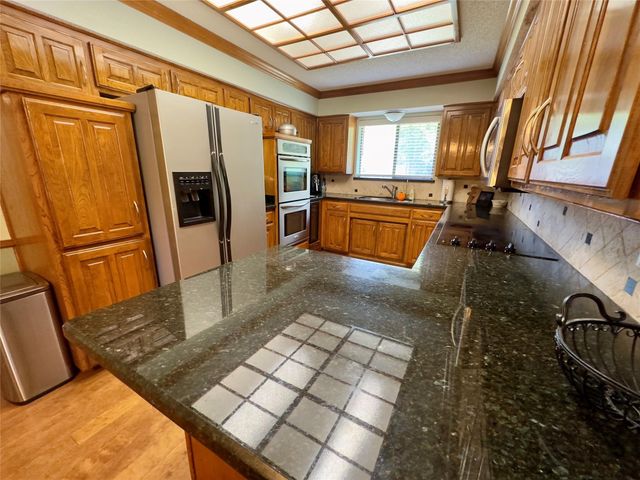 2128 N Aspenwood Drive, Grapevine, TX 76051