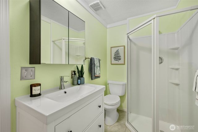 21108 1st Avenue S, Des Moines, WA 98198