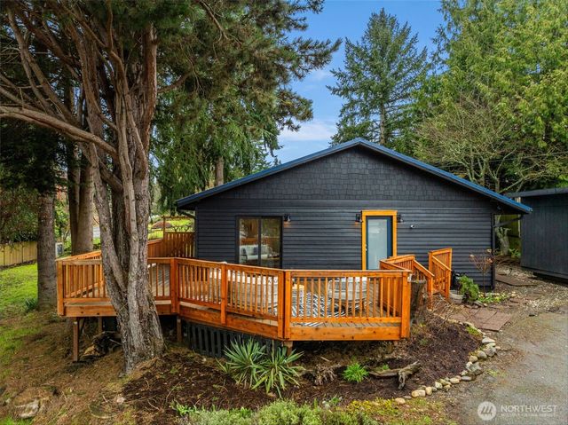 21108 1st Avenue S, Des Moines, WA 98198