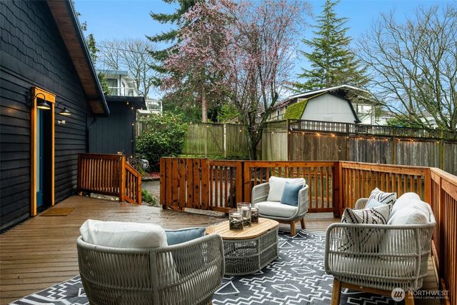 21108 1st Avenue S, Des Moines, WA 98198