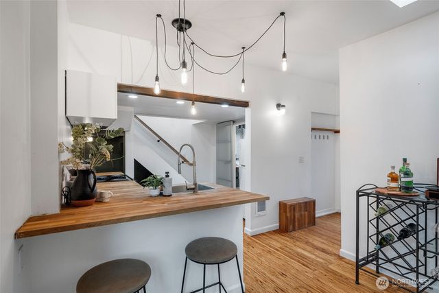 21108 1st Avenue S, Des Moines, WA 98198