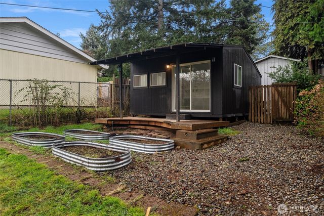 21108 1st Avenue S, Des Moines, WA 98198