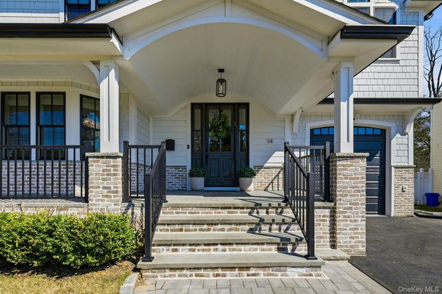 14 Oaklawn Avenue, Glen Head, NY 11545