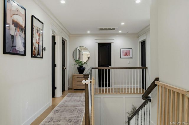 14 Oaklawn Avenue, Glen Head, NY 11545