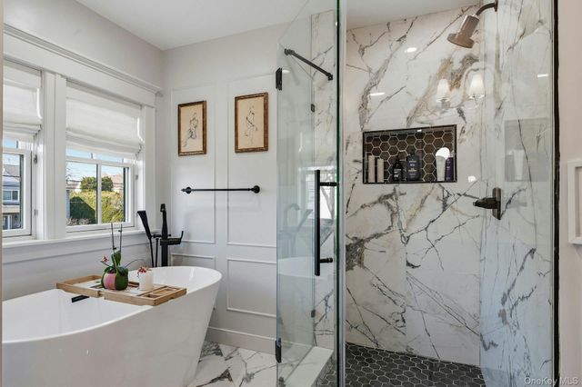 14 Oaklawn Avenue, Glen Head, NY 11545