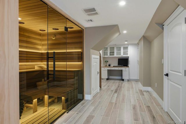 14 Oaklawn Avenue, Glen Head, NY 11545