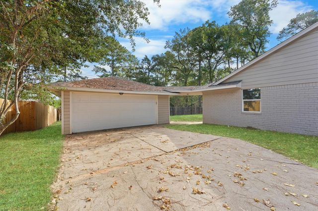 205 Elmwood Street, Huntsville, TX 77320