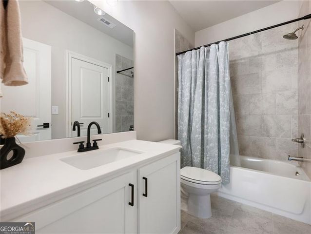 7408 Whistling Duck Way, Flowery Branch, GA 30542