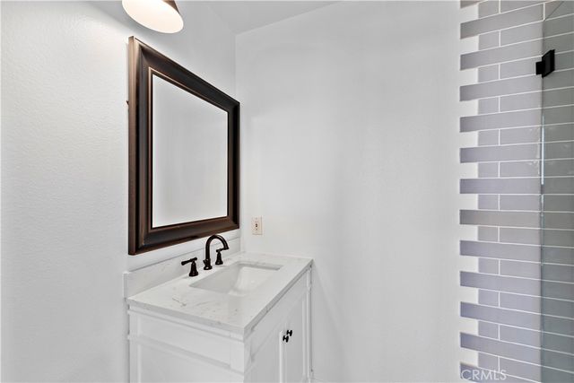 882 Acapulco Street, Laguna Beach, CA 92651