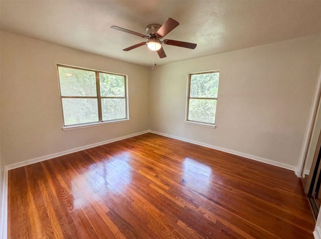 202 Vanshire Road W, Lakeside, TX 76108