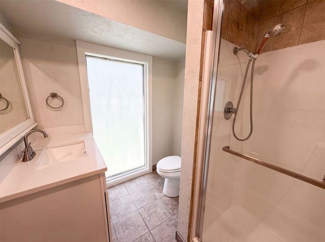 202 Vanshire Road W, Lakeside, TX 76108