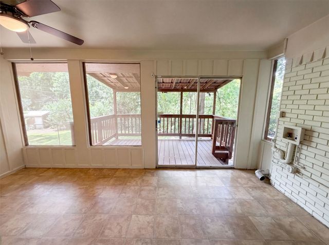 202 Vanshire Road W, Lakeside, TX 76108