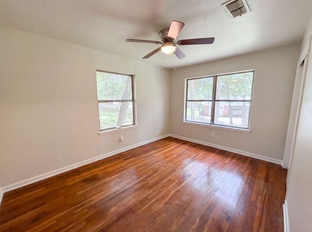 202 Vanshire Road W, Lakeside, TX 76108